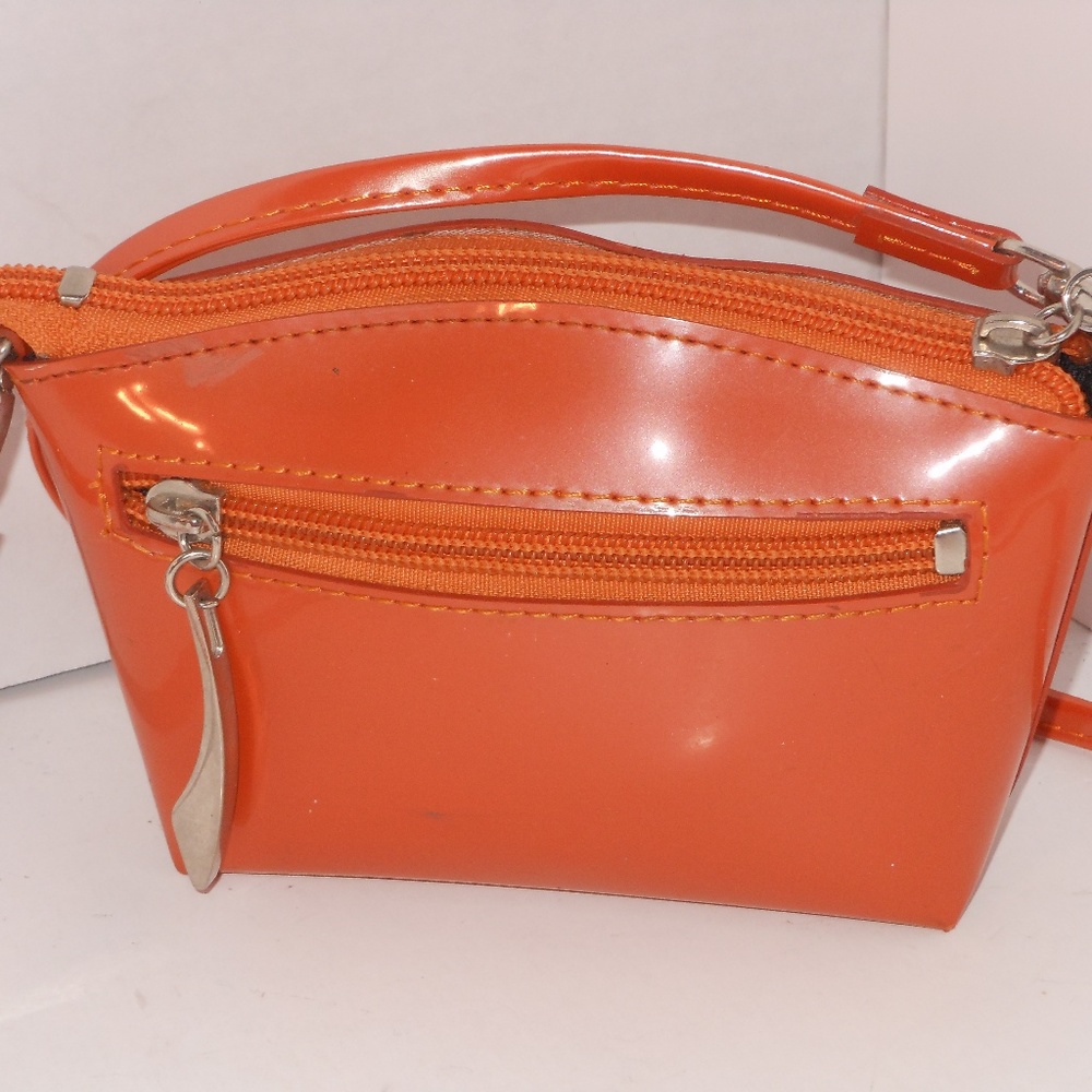 BEIJO ORANGE PATENT LEATHER SHOULDER BAG